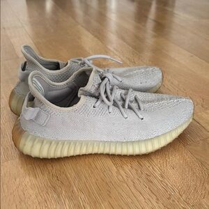 Yeezy Boost 350 V2 Gray Sneakers